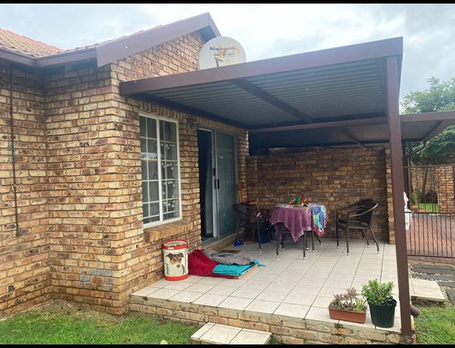 2 BEDROOM TOWNHOUSE RENTED IN MONUMENT PARK
